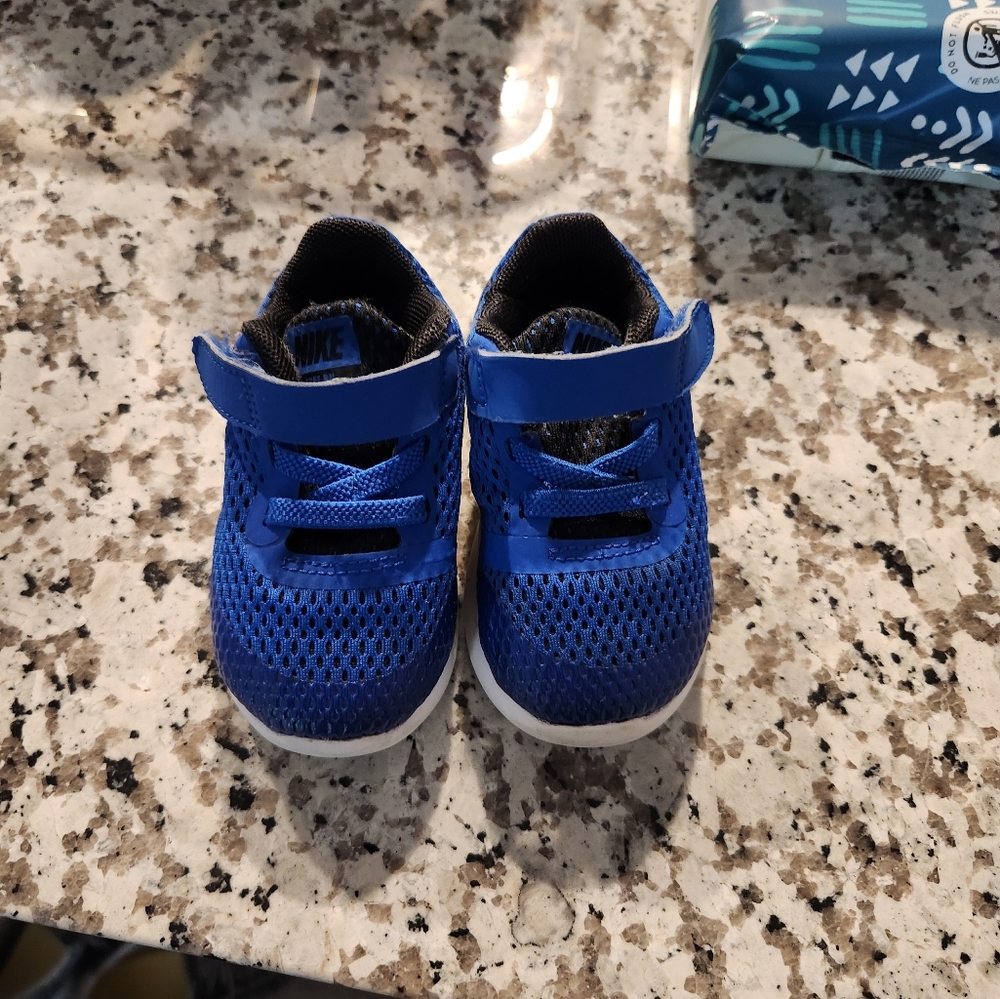 Baby boys Nike size 4